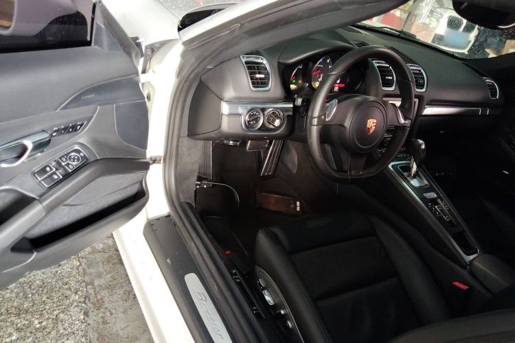 Used Porsche Boxster 2013 Boxster 2.7L Interior 3
