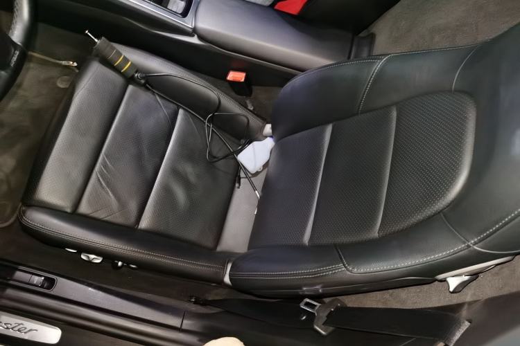 Used Porsche Boxster 2013 Boxster 2.7L Interior 4