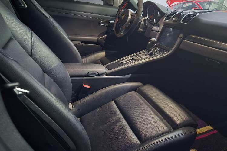 Used Porsche Boxster 2013 Boxster 2.7L Interior 5