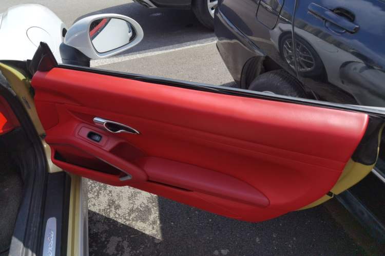 Used Porsche Boxster 2013 Boxster 2.7L Interior 6