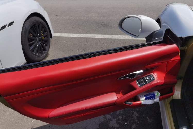 Used Porsche Boxster 2013 Boxster 2.7L Interior 7