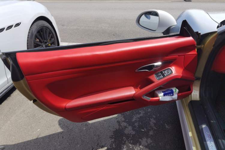 Used Porsche Boxster 2013 Boxster 2.7L Interior 8