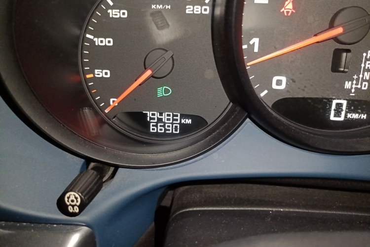 Used Porsche Boxster 2013 Boxster 2.7L Odometer Close Up