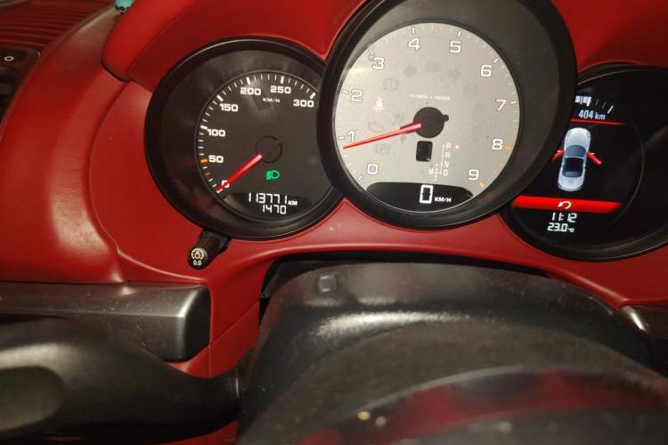 Used Porsche Boxster 2013 Boxster S 3.4L Odometer Close Up