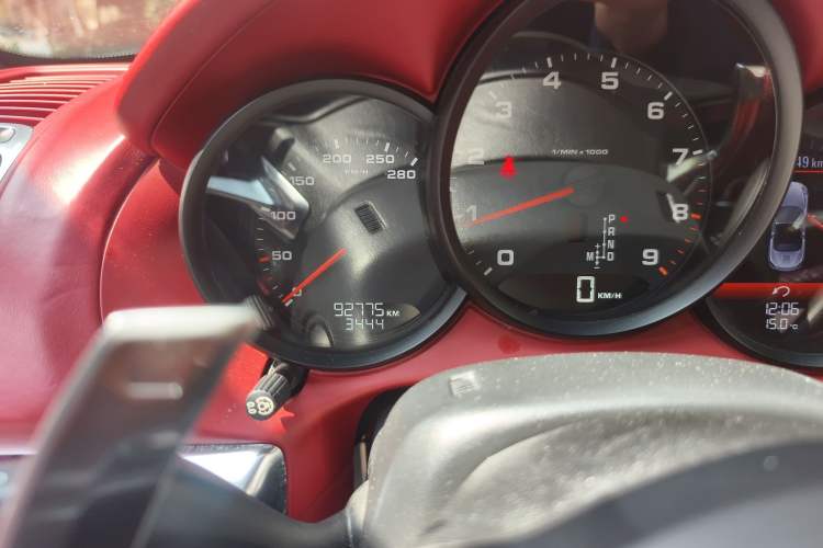 Used Porsche Boxster 2013 Boxster 2.7L Odometer Close Up