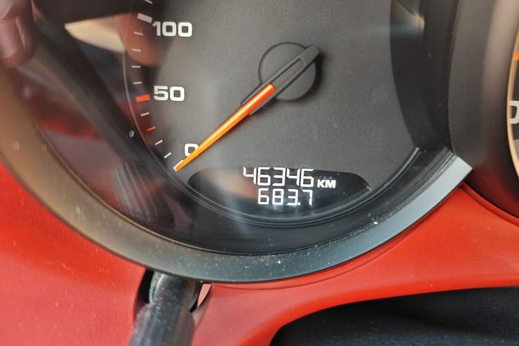 Used Porsche Boxster 2013 Boxster 2.7L Odometer Close Up