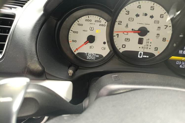 Used Porsche Boxster 2013 Boxster 2.7L Odometer Close Up