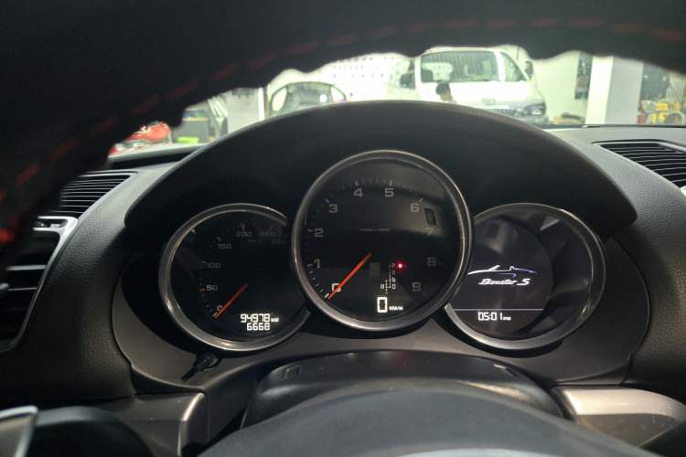 Used Porsche Boxster 2013 Boxster 2.7L Odometer Close Up