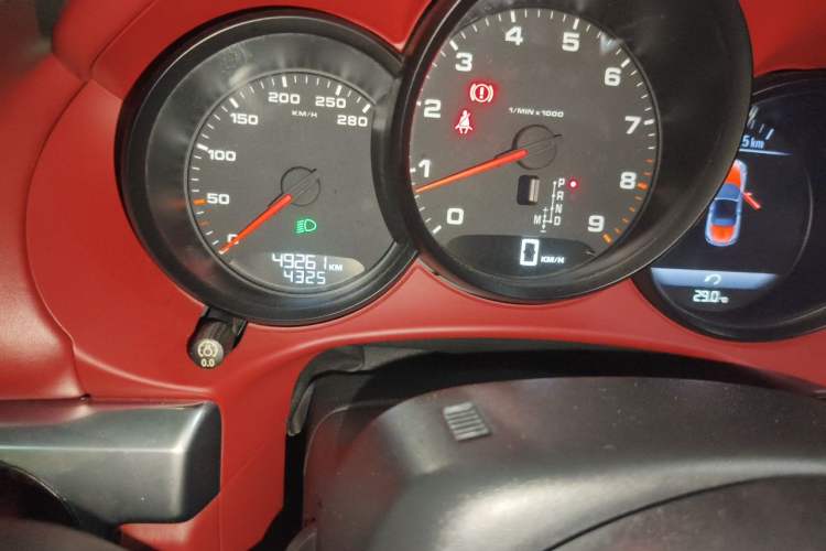 Used Porsche Boxster 2013 Boxster 2.7L Odometer Close Up