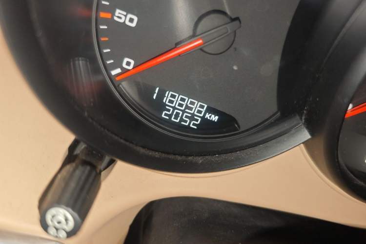Used Porsche Boxster 2013 Boxster 2.7L Odometer Close Up