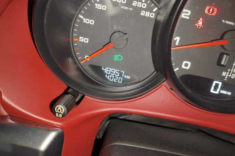 Used Porsche Boxster 2013 Boxster 2.7L Odometer Close Up