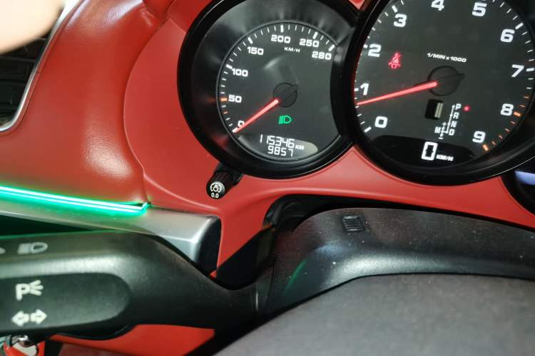 Used Porsche Boxster 2013 Boxster 2.7L Odometer Close Up