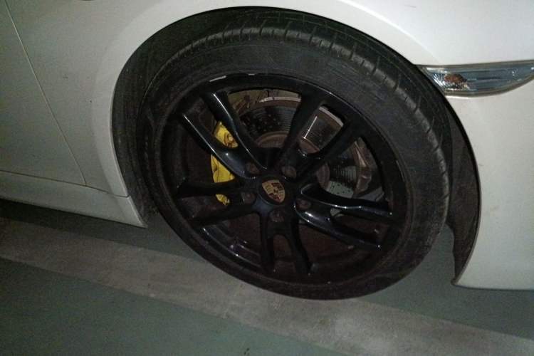 Used Porsche Boxster 2013 Boxster 2.7L Right Front Wheel Hub