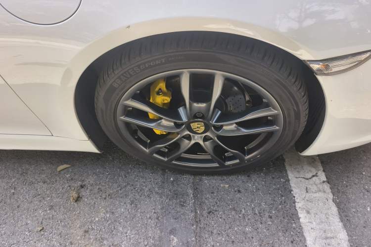 Used Porsche Boxster 2013 Boxster 2.7L Right Front Wheel Hub