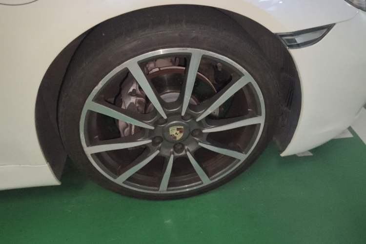 Used Porsche Boxster 2013 Boxster 2.7L Right Front Wheel Hub