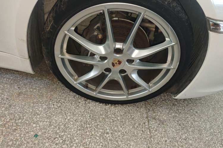 Used Porsche Boxster 2013 Boxster 2.7L Right Front Wheel Hub