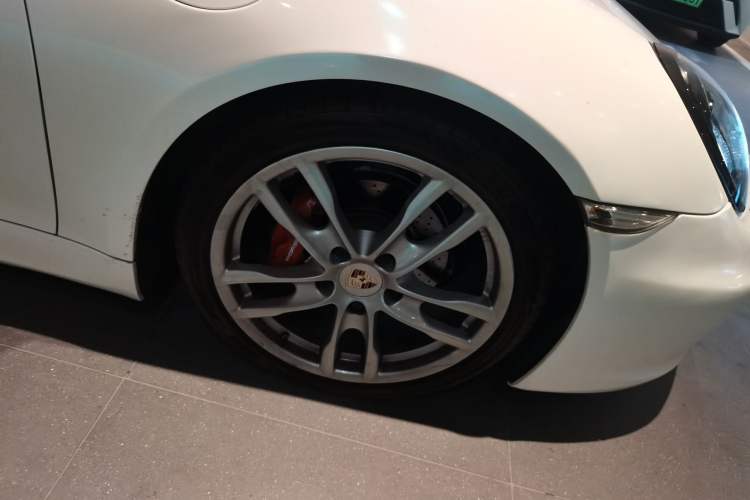 Used Porsche Boxster 2013 Boxster 2.7L Right Front Wheel Hub