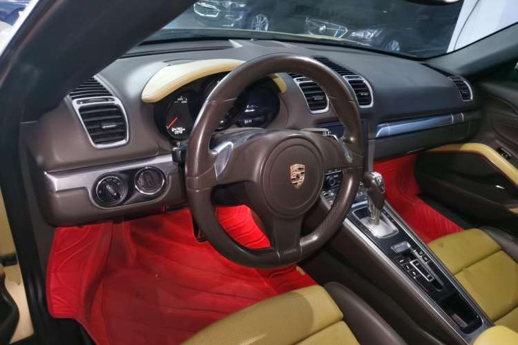Used Porsche Boxster 2013 Boxster 2.7L Center Console