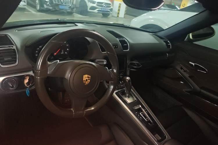 Used Porsche Boxster 2013 Boxster 2.7L Center Console