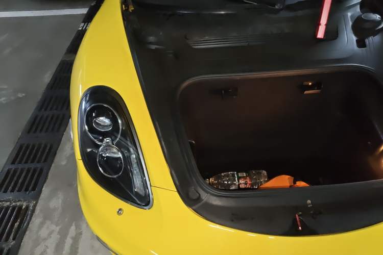 Used Porsche Boxster 2013 Boxster 2.7L Engine Bay Right