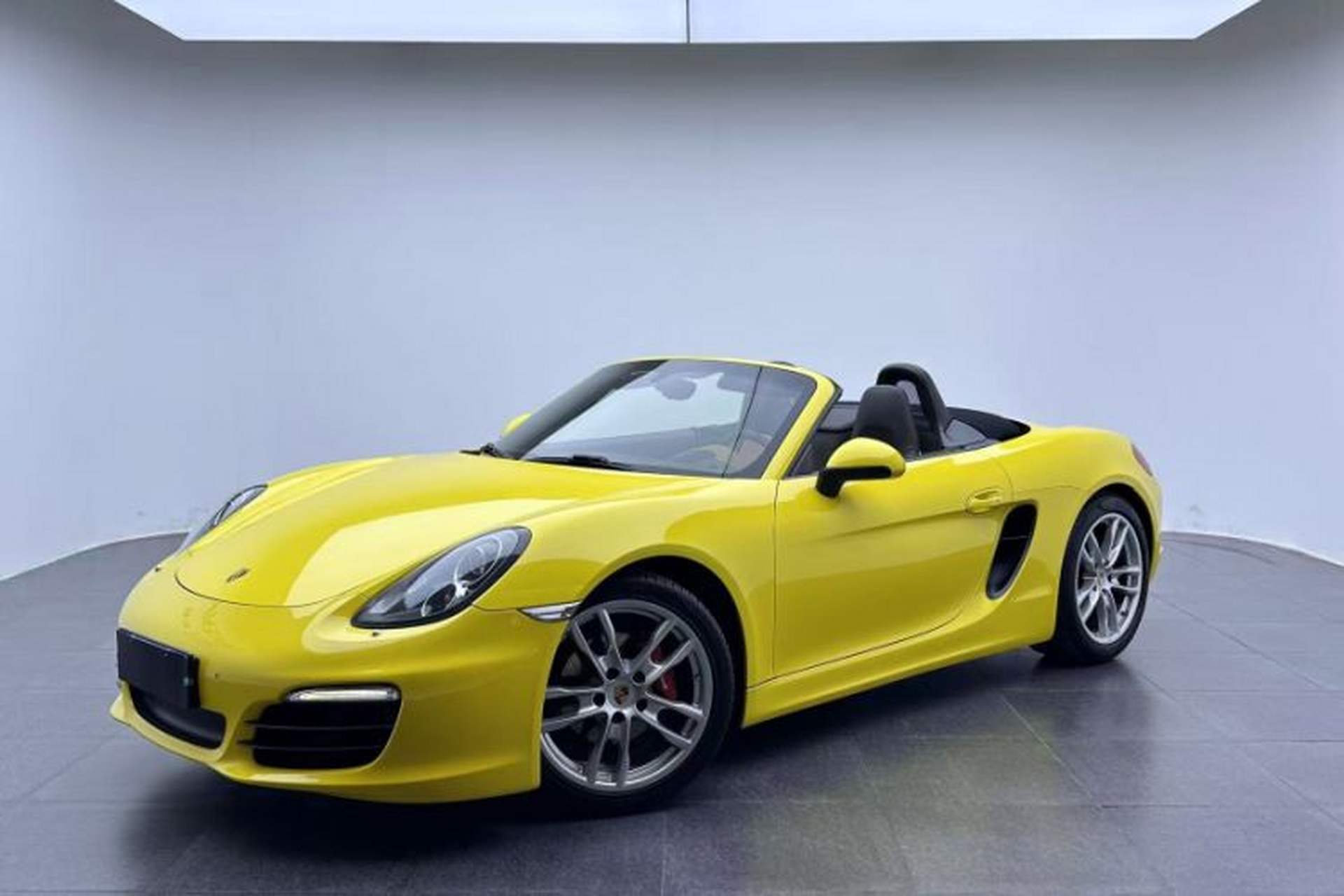 Used Porsche Boxster 2013 Boxster 2.7L Front Left 45 Deg