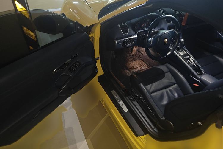 Used Porsche Boxster 2013 Boxster 2.7L Interior 3