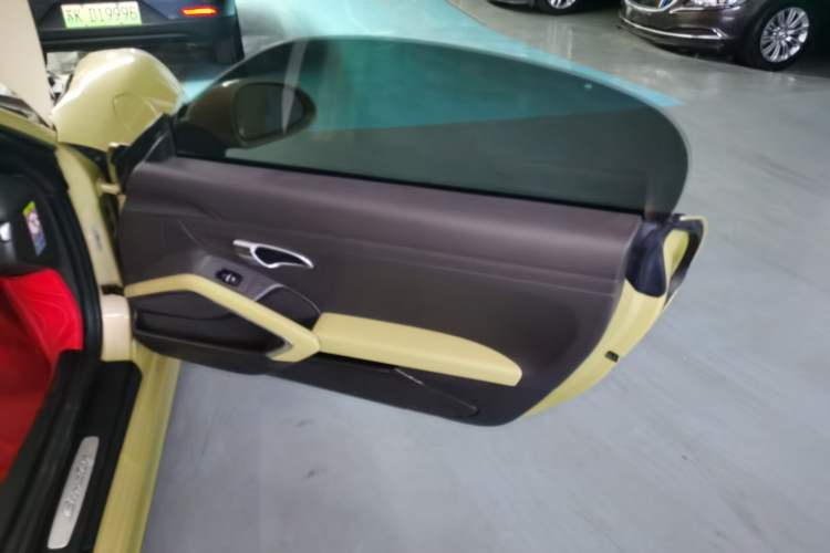 Used Porsche Boxster 2013 Boxster 2.7L Interior 3