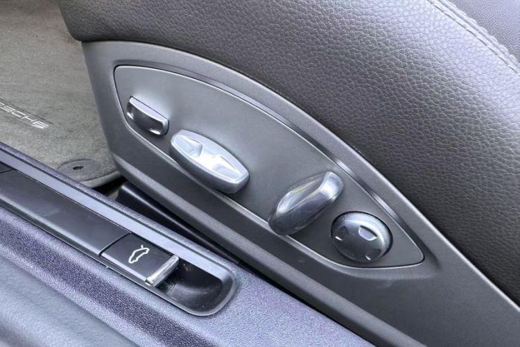Used Porsche Boxster 2013 Boxster 2.7L Interior 9