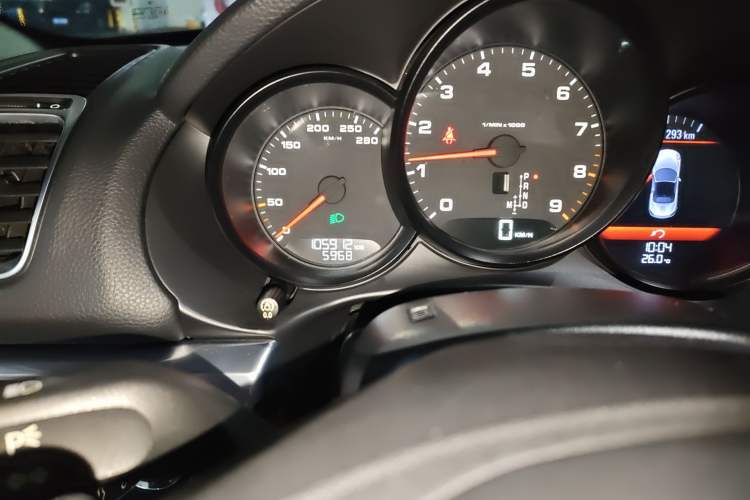 Used Porsche Boxster 2013 Boxster 2.7L Odometer Close Up