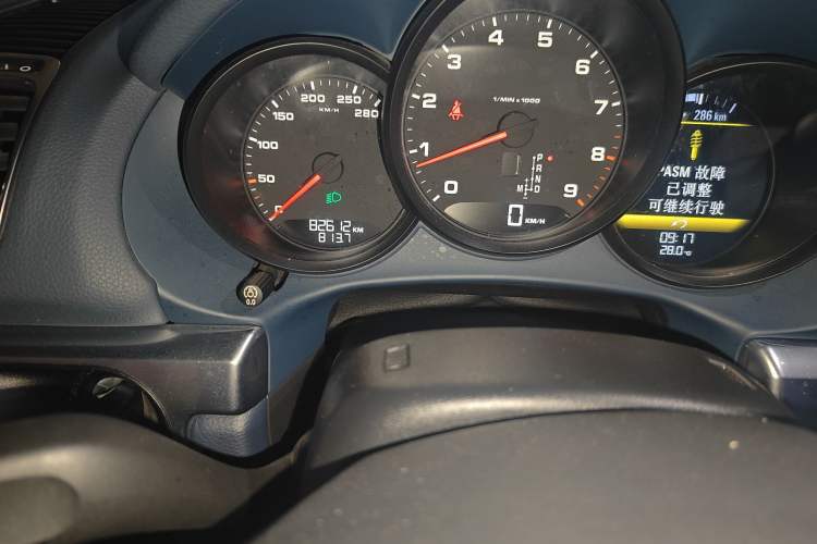 Used Porsche Boxster 2013 Boxster 2.7L Odometer Close Up
