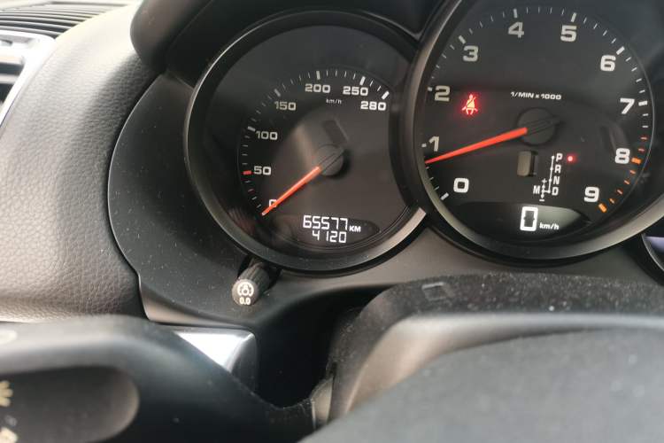 Used Porsche Boxster 2013 Boxster 2.7L Odometer Close Up