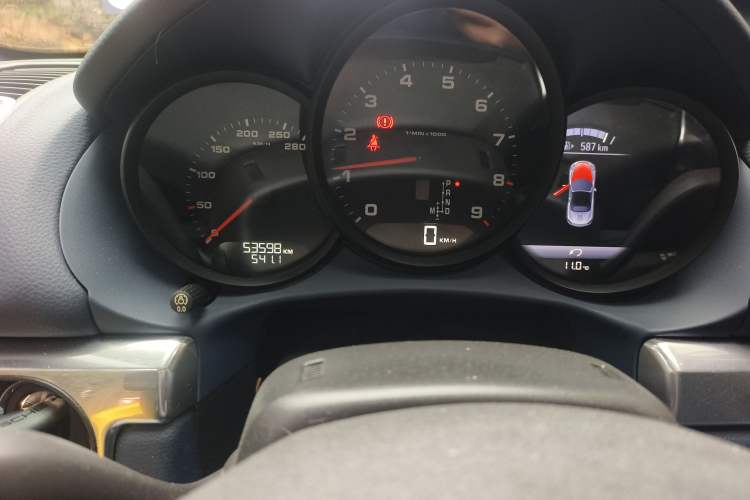 Used Porsche Boxster 2013 Boxster 2.7L Odometer Close Up