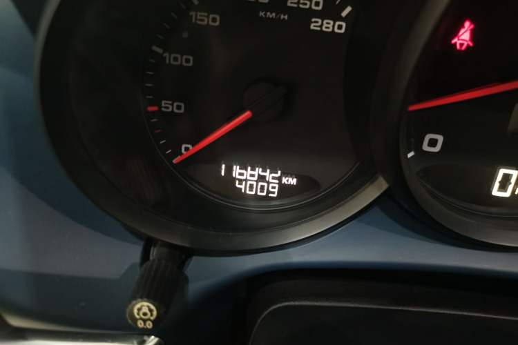 Used Porsche Boxster 2013 Boxster 2.7L Odometer Close Up