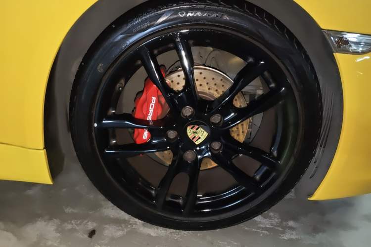 Used Porsche Boxster 2013 Boxster 2.7L Right Front Wheel Hub