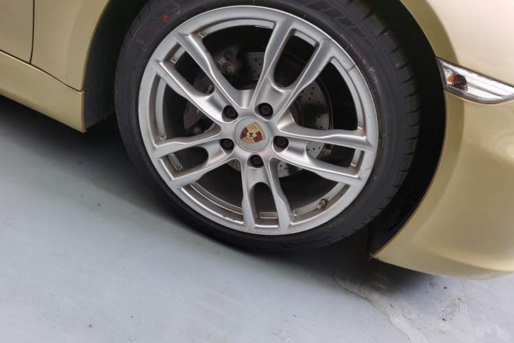 Used Porsche Boxster 2013 Boxster 2.7L Right Front Wheel Hub