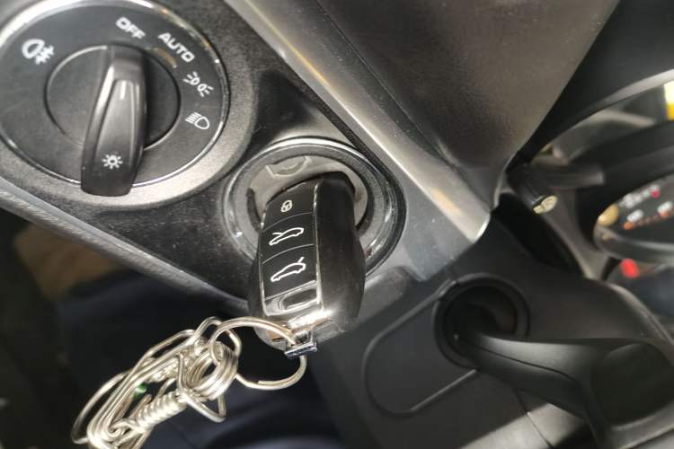Used Porsche Boxster 2013 Boxster 2.7L Vehicle Key