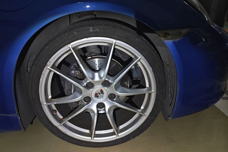Used Porsche Boxster 2015 Boxster Style Edition 2.7L Right Front Wheel Hub