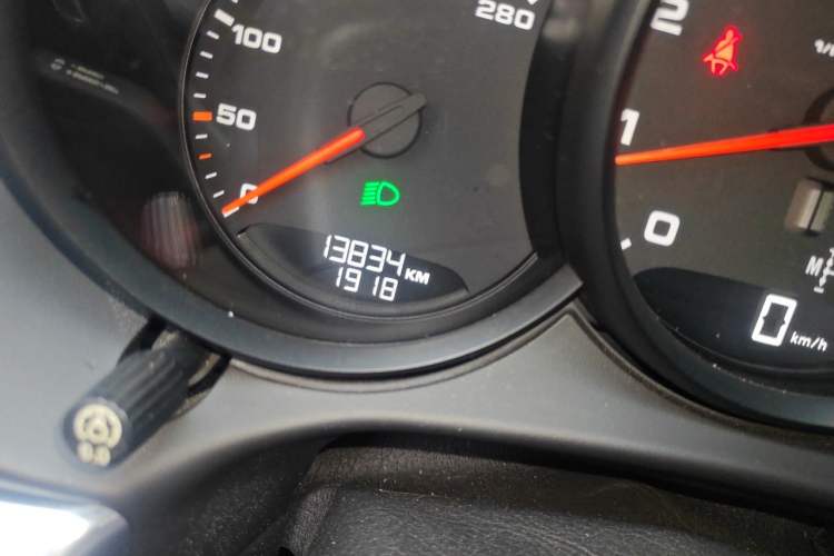 Used Porsche Boxster 2015 Boxster Style Edition 2.7L Odometer Close Up
