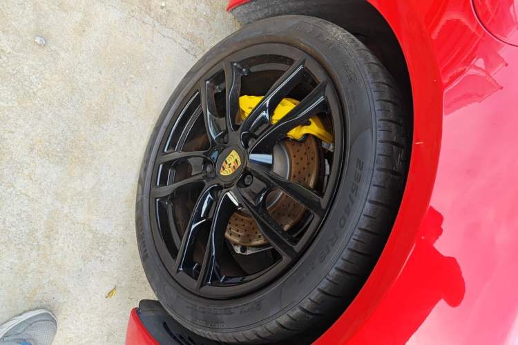 Used Porsche Boxster 2015 Boxster Style Edition 2.7L Right Front Wheel Hub