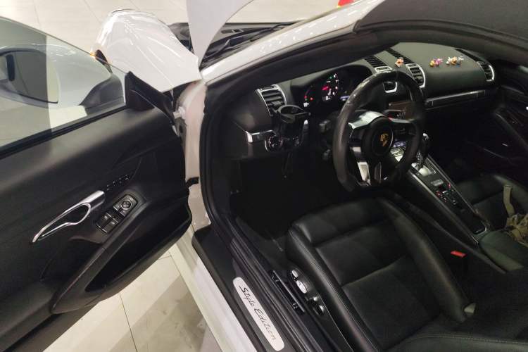 Used Porsche Boxster 2015 Boxster Style Edition 2.7L Interior 3