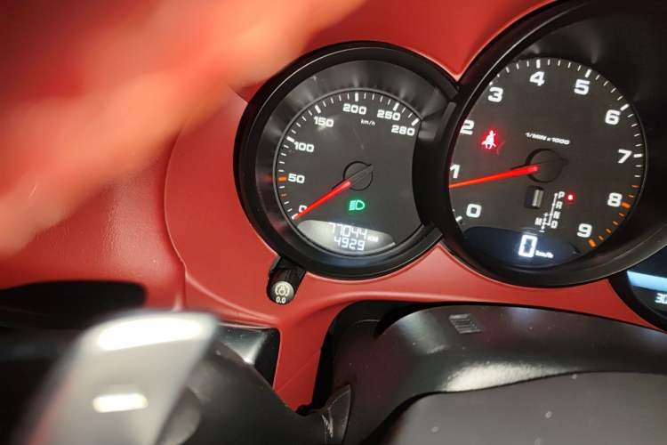 Used Porsche Boxster 2015 Boxster Style Edition 2.7L Odometer Close Up
