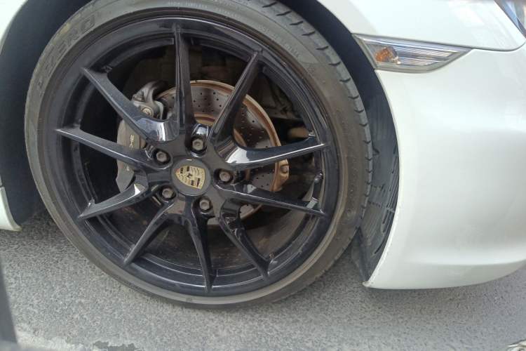 Used Porsche Boxster 2015 Boxster Style Edition 2.7L Right Front Wheel Hub