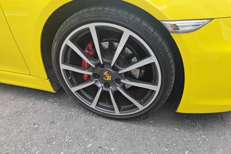Used Porsche Boxster 2015 Boxster Style Edition 2.7L Right Front Wheel Hub