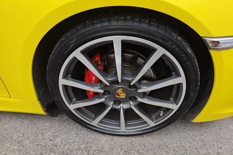 Used Porsche Boxster 2015 Boxster Style Edition 2.7L Right Front Wheel Hub