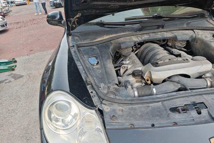 Used Porsche Cayenne  Engine Bay Right