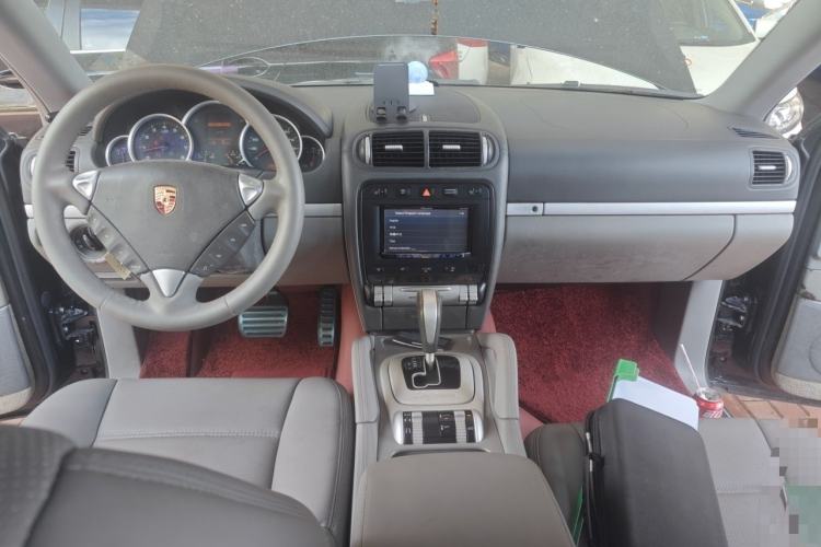 Used Porsche Cayenne 2006 Cayenne S 4.5L AT Center Console