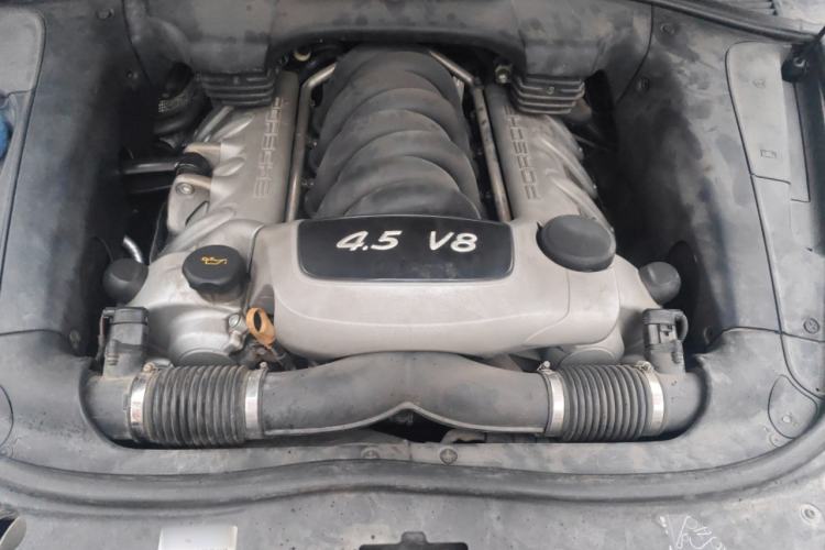 Used Porsche Cayenne 2006 Cayenne S 4.5L AT Engine Bay