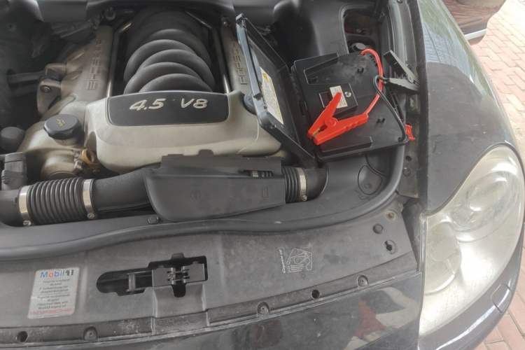 Used Porsche Cayenne 2006 Cayenne S 4.5L AT Engine Bay Left