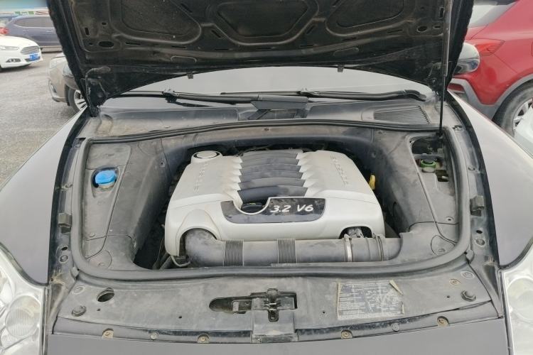 Used Porsche Cayenne 2006 Cayenne 3.2L AT Engine Bay