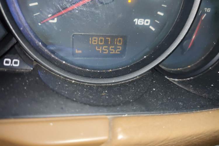 Used Porsche Cayenne 2006 Cayenne 3.2L AT Odometer Close Up